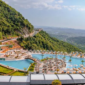 Hotel Select Hill, Linze